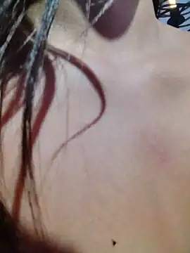 Show modela MIA25___ na web-kameri