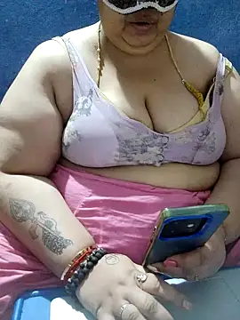 XXX chat uživo modela tamilthanushri