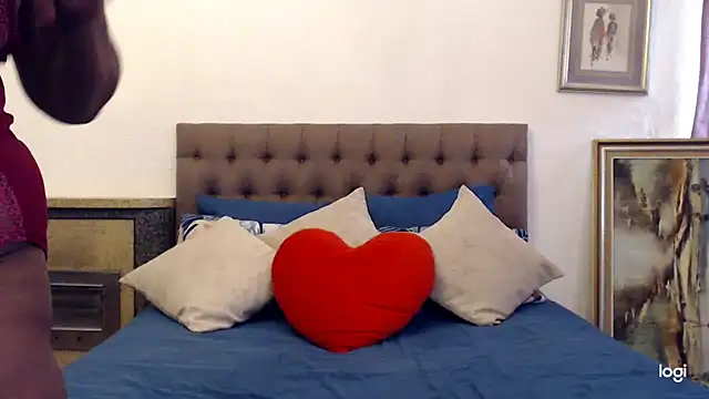 OmegaLipps' Live XXX Chat