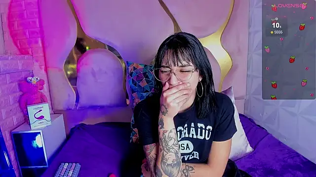 Chat XXX en directo de NaniiSisy