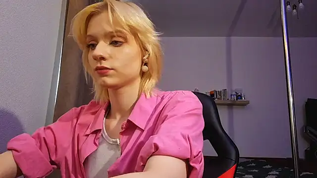 AuraNevera's Live XXX Chat