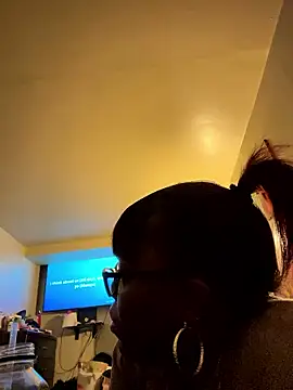 Онлайн чат XXX ChocolateBuns101