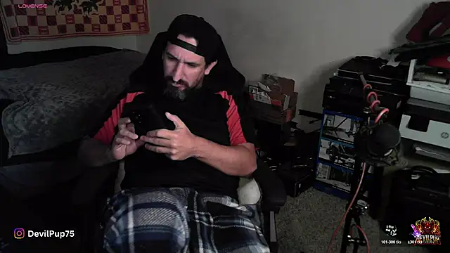 DevilPup75_ 라이브 XXX 채팅