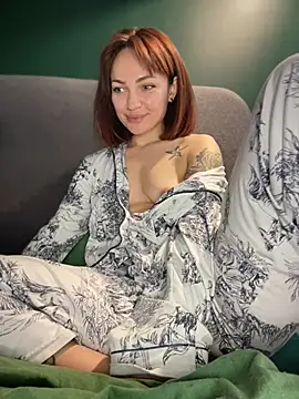 Вебкам-шоу SaraLow