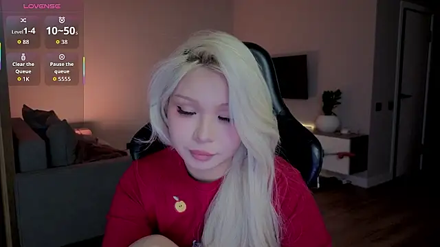 Онлайн чат XXX RileyMee