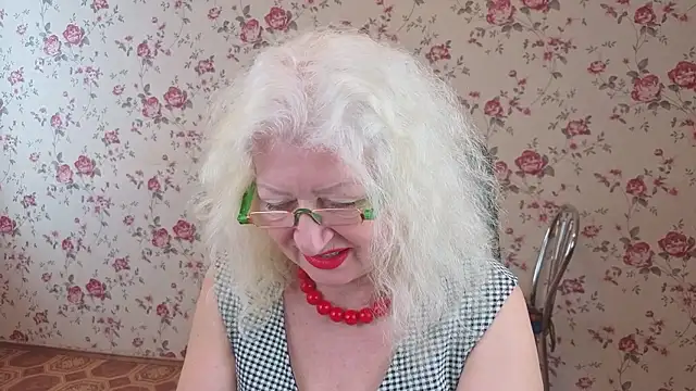 Chat +18 de Maya_Mayflower ao vivo