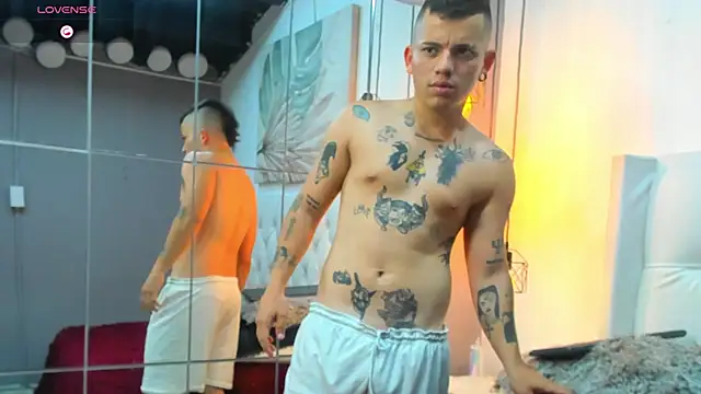 wildthor26's Live XXX Chat