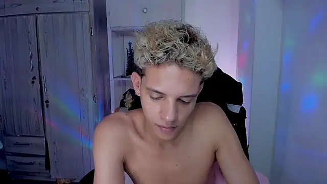 Онлайн чат XXX tylernova