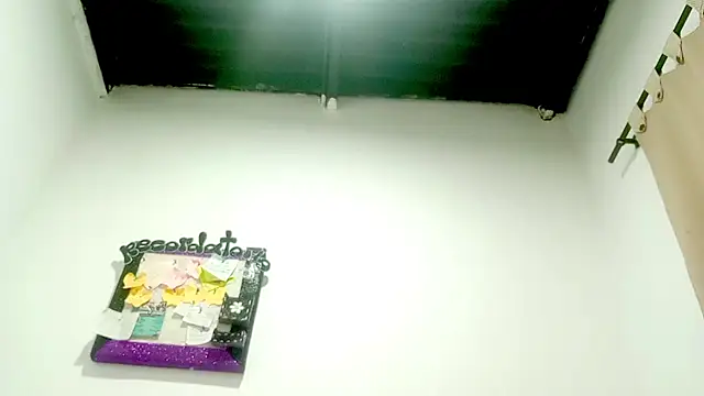 Chat XXX ao vivo de PetiteIvoryQueen19