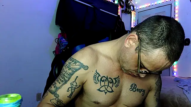 Buffshagswell's Live XXX Chat