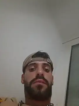 young_swisscouple's Live XXX Chat