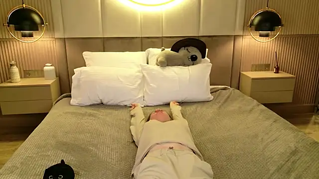 Alida_Brice: онлайн-секс-чат