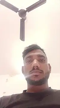 دردشة BiggerDickGuy الجنسية المباشرة