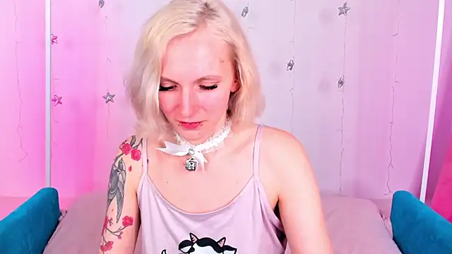 LikiLipsn Live XXX chat