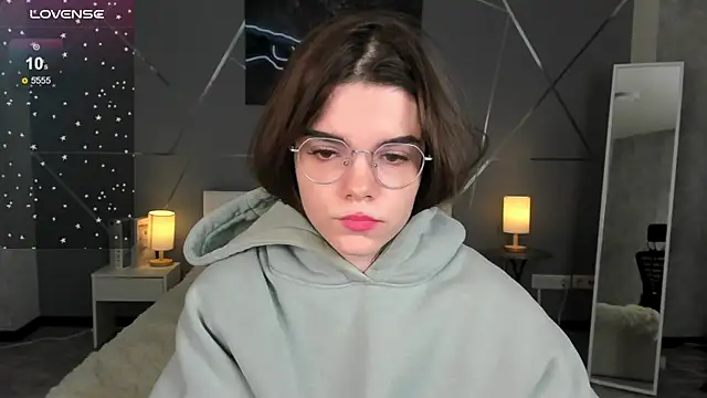 miss__evelyne élő XXX-chatje