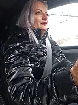 LadyTouch – Naživo XXX chat