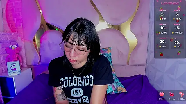 NaniiSisy's Live XXX Chat