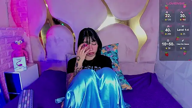 NaniiSisy live XXX chat