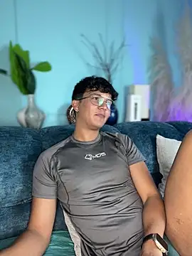 Chat XXX ao vivo de Leo_Savage_