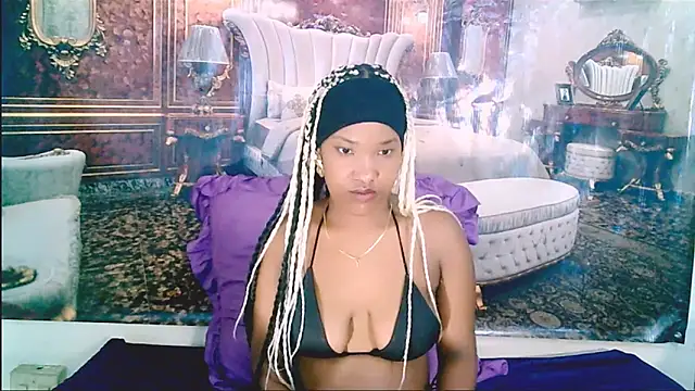 Chatroom XXX en direct de EroticSexyPrada