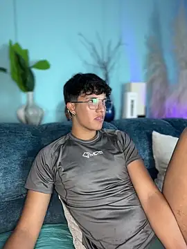 Pokazy przed kamerką – Leo_Savage_