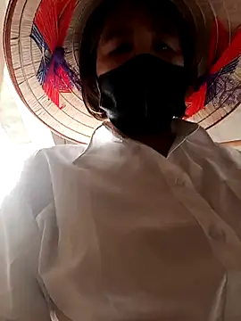 Lyna_sexy24 Chat XXX in diretta