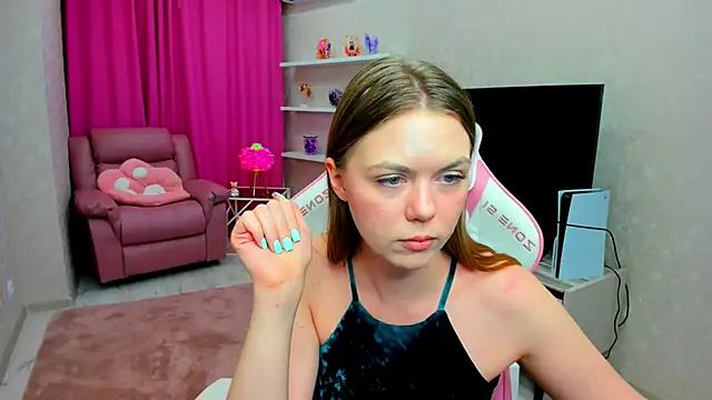 Strawberrye élő XXX-chatje