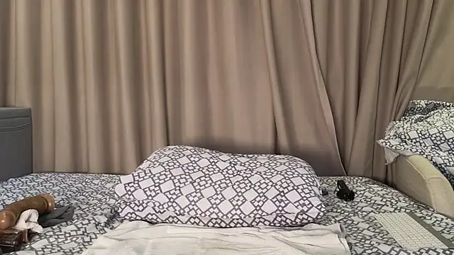 LucyNuty Webcam-Show