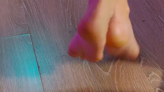 FeetVibe Adlı Modelin Canlı XXX Sohbeti