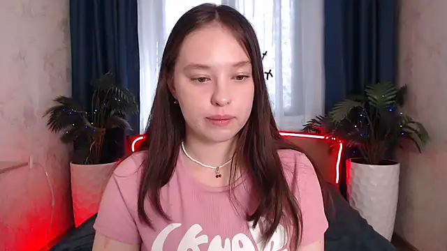 PureLedy Adlı Modelin Canlı XXX Sohbeti