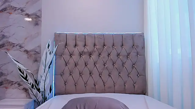 VanillaFlo's Live XXX Chat