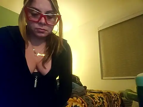 ShysluutGia Live XXX Chat