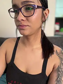 Isabella-Teen: онлайн-секс-чат