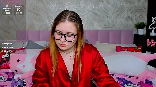 MilanaXHoney Adlı Modelin Canlı XXX Sohbeti