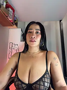 AsianMilfSheryl 现场XXX聊天