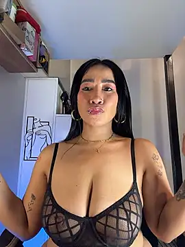 Chat XXX en directo de AsianMilfSheryl