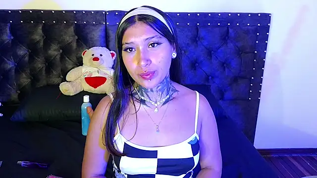 Chatroom XXX en direct de DanielaGarcia_SM