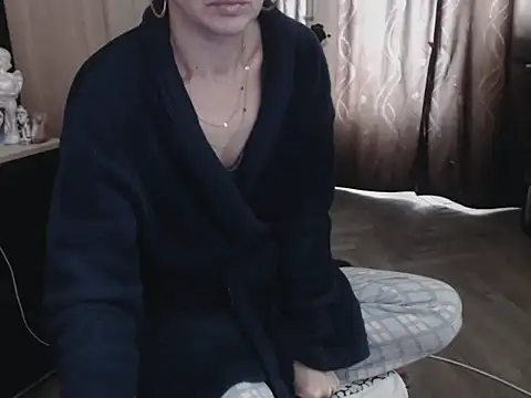 HornyClitX Adlı Modelin Canlı XXX Sohbeti