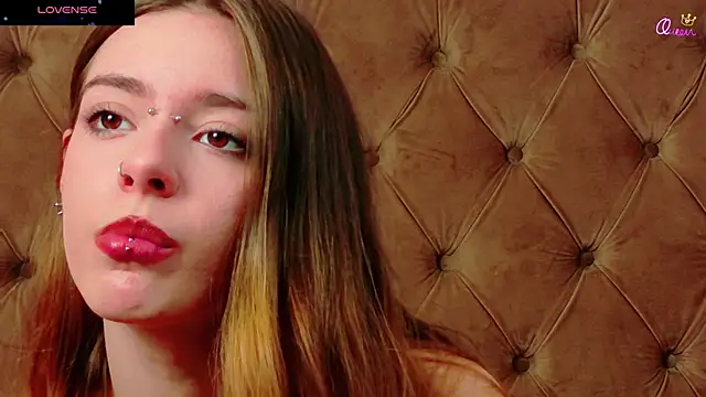 CoraVex Adlı Modelin Canlı XXX Sohbeti