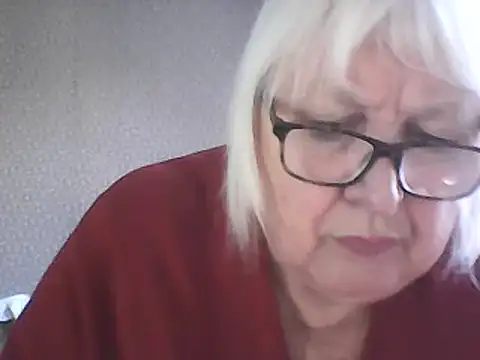 Alexia64231: онлайн-секс-чат