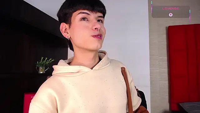 Czat XXX na żywo – Ezra_Storm