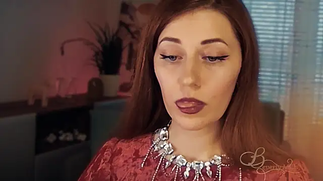 MissBeverlyMillsのライブXXXチャット