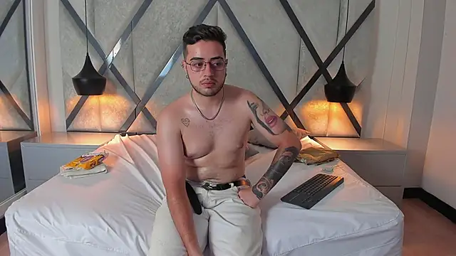 Ethan_Greys' Live XXX Chat