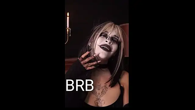 Anny_Kiitty Adlı Modelin Canlı XXX Sohbeti