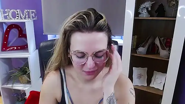 Zoey_Erotic Chat XXX live