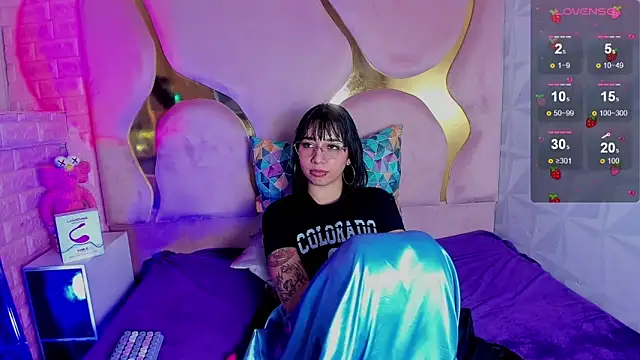 NaniiSisy's Live XXX Chat