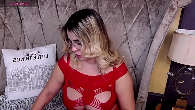 BustyGizelle Chat XXX in diretta