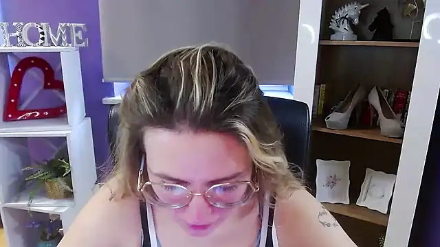 Chatroom XXX en direct de Zoey_Erotic