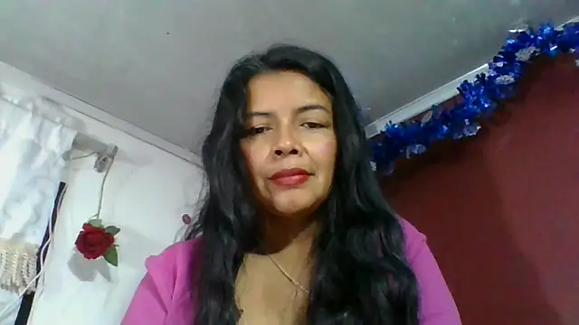 DianaOchoa_ Adlı Modelin Canlı XXX Sohbeti