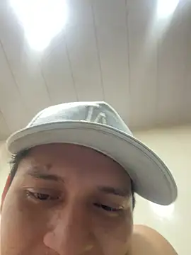 Pokazy przed kamerką – Noamilk